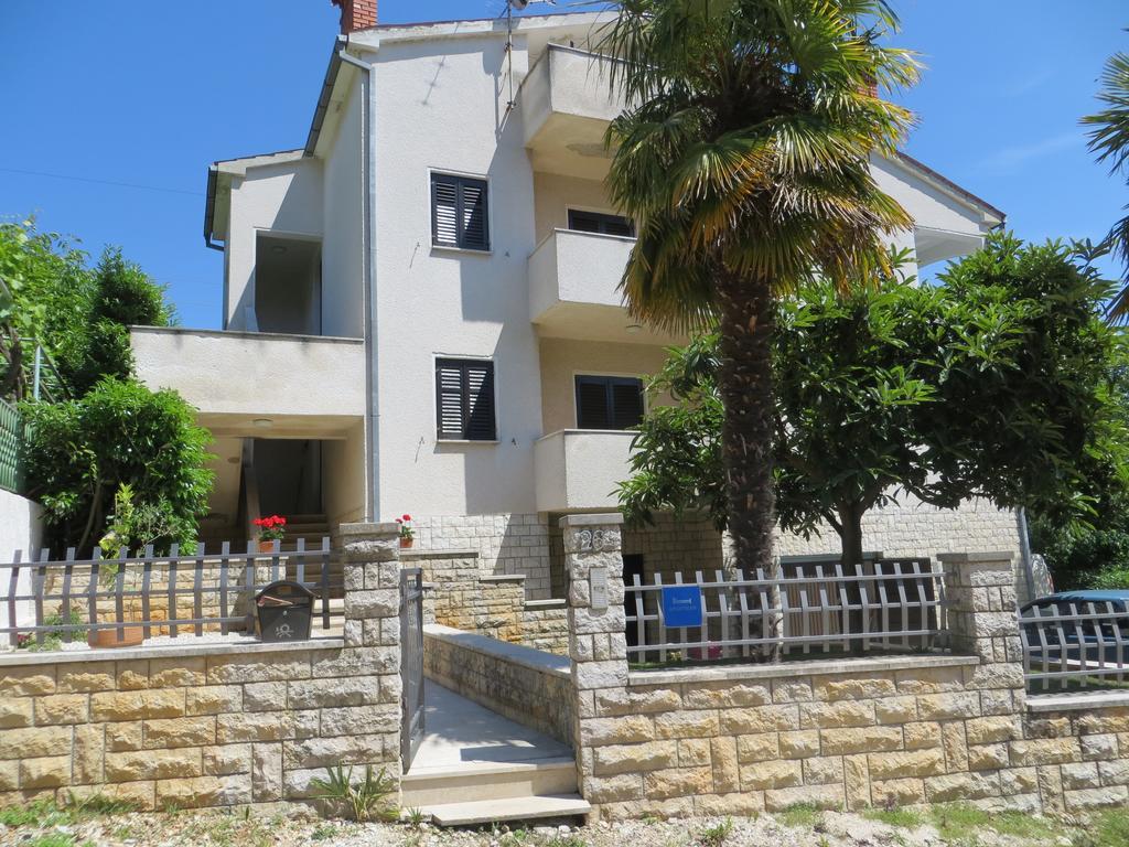 Apartments Sandra Poreč Exterior foto